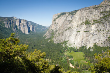 Fototapeta na wymiar Park Narodowy Yosemite - Cztery mile szlak