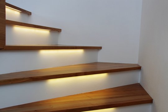 beleuchtete treppe III