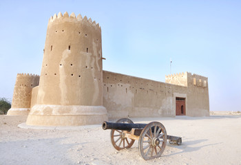 Een vintage canon &amp  Zubarah fort, Qatar