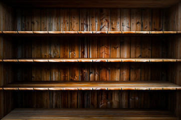 Empty wood shelf © Cla78
