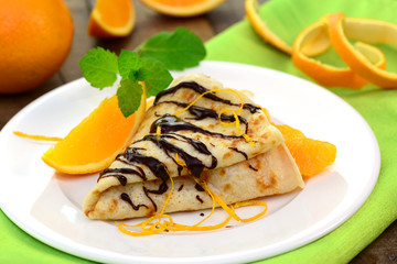 Pfannkuchen mit Orangen