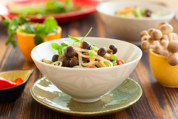 noodles with mushrooms