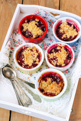 Berry crumbles