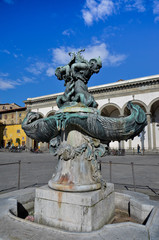 Fototapeta na wymiar Fontanna z potworami morskimi w brązie, Florencja