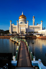 Fototapeta na wymiar Sultan Omar Ali Saifuddien Meczet w Brunei