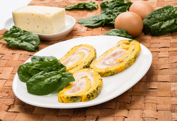 Frittata con spinaci, formaggio e prosciutto - Omelette