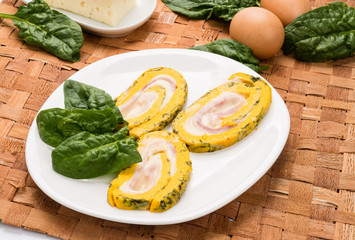 Frittata con spinaci, formaggio e prosciutto - Omelette