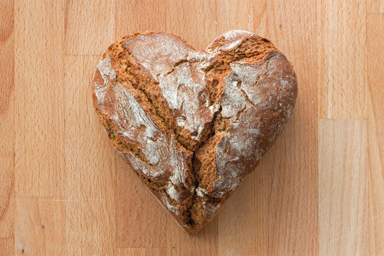 brot in herzform