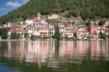 Fototapeta na wymiar Piediluco jezioro, Terni, Umbria, Włochy