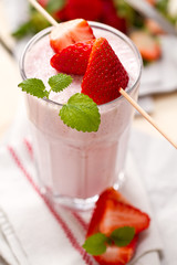 Milchshake mit Erdbeeren
