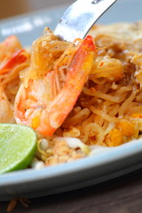 Stir fried rice noodle with prawns