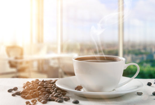 Fototapeta słoneczny poranek przy filiżance kawy