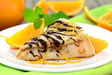 Pfannkuchen mit Orangen