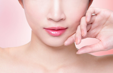 Obraz na płótnie Canvas Female lips closeup
