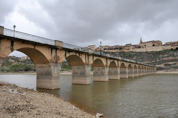 Fototapeta na wymiar Bridge of Maderuelo, Segovia (Spain)