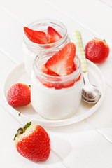 yogurt with strawberry