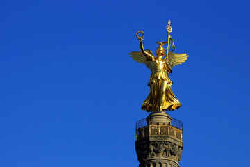 Fototapeta na wymiar Kolumna Zwycięstwa w Berlinie Goldelse