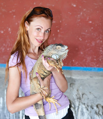 Portrait of the girl with the iguana