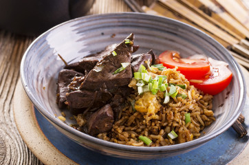 Gebratener Reis mit Fleisch