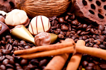 Gemischte Trüffel Schokolade Pralinen auf Gold