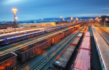 Obraz na płótnie Canvas Trasportation pociąg towarowy - dworzec towarowy
