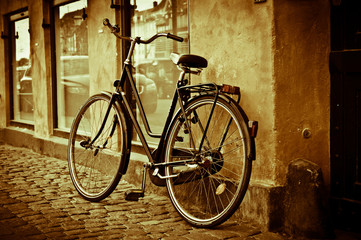 Fototapeta na wymiar Classic rocznika rower miejski w Kopenhaga, Dania