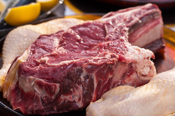 Côte de boeuf crue
