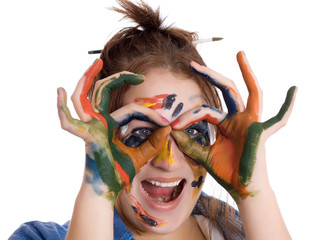 Female artist with his hands in the paint