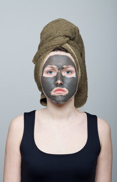 Clay facial mask