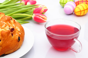 currant loaf and deco - Osterbrot, Eier und Deko