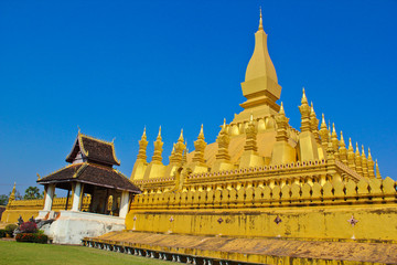 Fototapeta na wymiar Golden Royal Pagoda