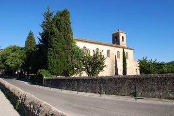 Fototapeta na wymiar Protestancka świątynia, Lourmarine wieś, Prowansja, Francja