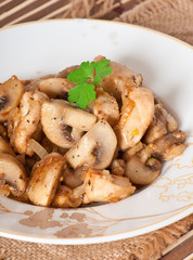 sauteed chicken with mushrooms 