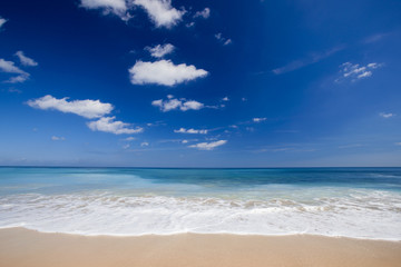 Fototapeta na wymiar Piękna tropikalna plaża