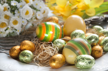 Gelb-grüne Osterdekoration