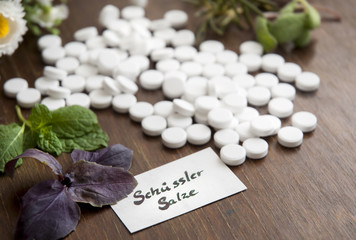 Schüssler Salze mit Kräutern