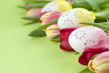 Flowery Easter eggs and tulips border