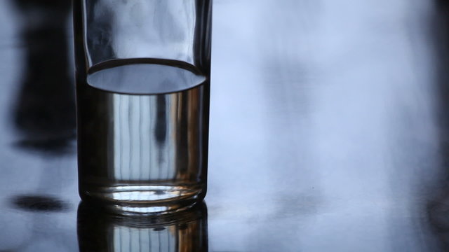 glass shaking