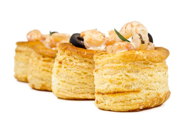 voulevant with shrimps and olives sauce