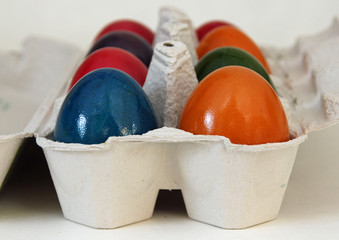 ostereier im eierkarton