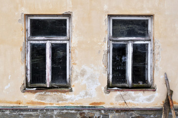 Fototapeta na wymiar Old windows