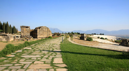 Fototapeta na wymiar Ruiny starożytnego miasta Hierapolis, Pamukkale, Turcja