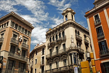 Facades on the street La Rambla on Barselona - 50098243