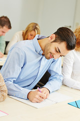 Student im Unterricht an einer Universität