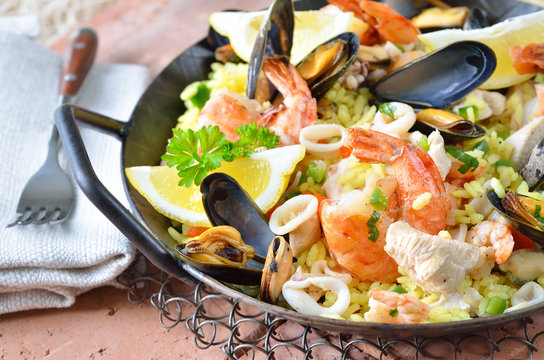 Paella in der Servierpfanne