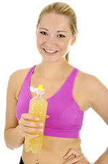 Junge Frau mit Getränkeflasche