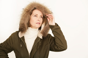 attraktive Dame im Winterlook