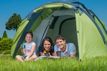 Gordijnen Familie kamperen © Max Topchii
