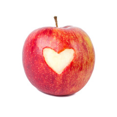 Fototapeta na wymiar roter Apfel mit Herz