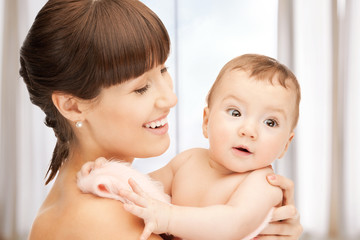 Obraz na płótnie Canvas szczęśliwa matka z adorable baby
